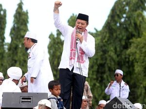 Momen-momen Reuni 212: Orasi, Antre di Toilet dan Monas yang Bersih