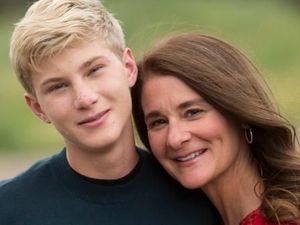 5 Alasan Jatuh Cinta dengan Putra Ganteng Bill Gates