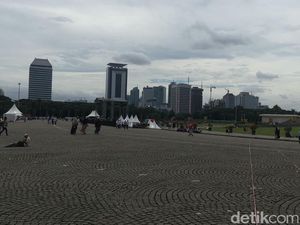 Foto: Usai Reuni 212, Lapangan Monas Bersih