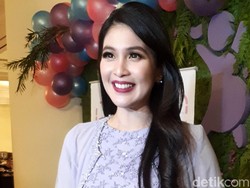 Intip Rumah Baru Empat Lantai Sandra Dewi, Yuk!