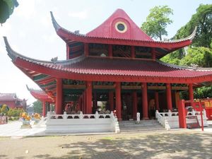 Long Weekend di Semarang, Kunjungi Klenteng Megah Ini