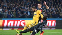 Juve malah mencetak gol dari peluang bersih pertamanya di menit ke-12 lewat kaki Gonzalo Higuain (Tony Gentile/Reuters)