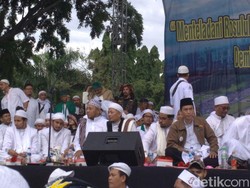 Pesulap Limbad Muncul di Panggung Aksi Reuni Alumni 212