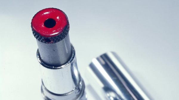 Lipstick Sampai Payung, Senjata Agen Rahasia Zaman Old