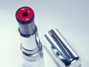 Lipstick Sampai Payung, Senjata Agen Rahasia Zaman Old