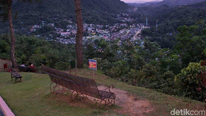 Panorama Kota Sawahlunto dari Puncak Cemara (Randy/detikTravel) Panorama Kota Sawahlunto dari Puncak Cemara (Randy/detikTravel)