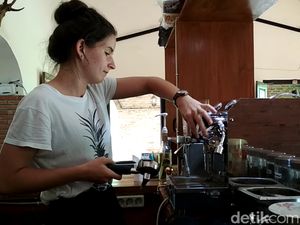 Barista Bule dan Kebun Kopi Peninggalan Belanda di Blitar
