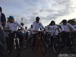 Ikut Acara Hari Armada 2017, Anies dan KSAL Gowes Bersama dari Monas