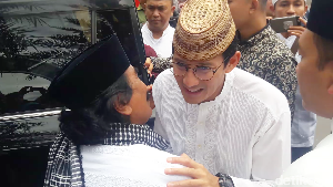 Foto: Akrabnya Sandiaga Uno dan Jaja Miharja di Acara Maulid Nabi