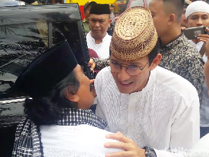Foto: Akrabnya Sandiaga Uno dan Jaja Miharja di Acara Maulid Nabi