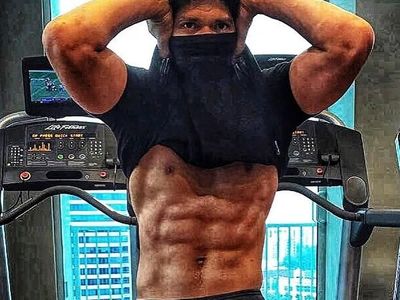 Sederet Artis Tampan dengan Perut Sixpack yang Bikin Klepek-klepek
