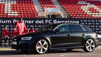 Ousmane Dembele memilih untuk mengendarai Audi RS3 Sportback  hitam. (Alex Caparros/Getty Images for AUDI)