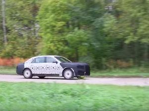 Mobil Buat Pejabat dan Orang Kaya Rusia, Pesaing Rolls-Royce