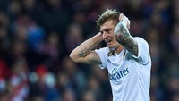 Ekspresi kekecewaan Toni Kroos. Foto: Juan Manuel Serrano Arce/Getty Images