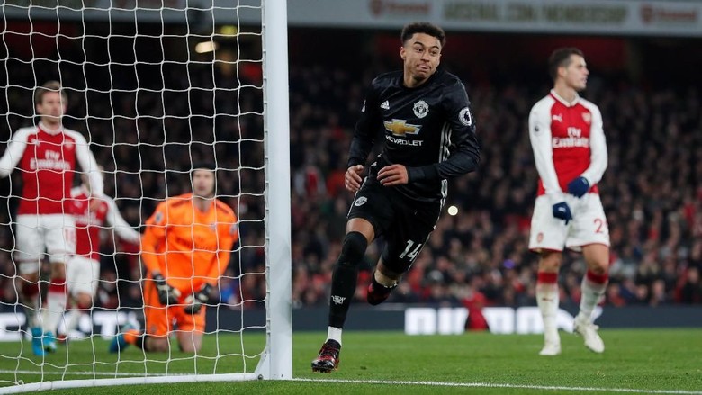 Pogba Kartu Merah, MU Taklukkan Arsenal 3-1