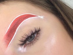 Alis Topi Santa, Tren Makeup Terbaru untuk Sambut Natal