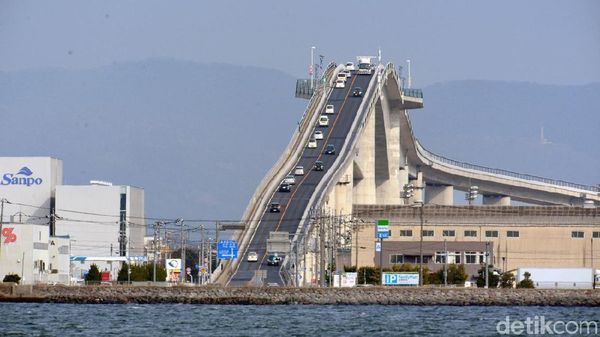 Di Jepang Ada Jembatan Rasa Rollercoaster