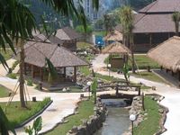Hilangkan Jenuh dengan Makan Bersama di Restoran Berinterior Alam Ini