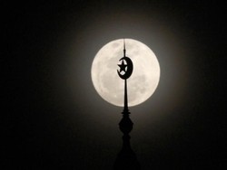 Tahun Baru 2018 Dibuka dengan Supermoon dan Gerhana Bulan