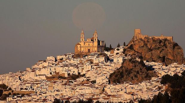 8 Kota Wisata di Spanyol selain Madrid dan Barcelona