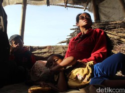 Mulai Malam Ini, Bocah Penjual Kerupuk Tak Lagi Tidur di Gubuk Reyot