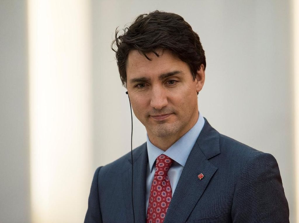Penyanyi Afganistan Ini Jadi Sensasi Karena Sangat Mirip dengan PM Kanada Penyanyi Afganistan Ini Jadi Sensasi Karena Sangat Mirip dengan PM Kanada