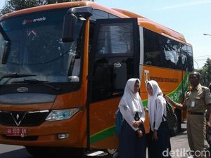 Angkutan Umum di Magelang Mogok, Mobil Dinas Angkut Anak Sekolah