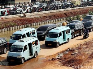 Foto: Macet di Proyek Tol Kalimalang, Jalur Neraka Menuju Jakarta Foto: Macet di Proyek Tol Kalimalang, Jalur Neraka Menuju Jakarta