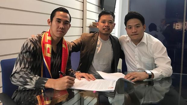 Ryuji Utomo memilih pulang ke Indonesia padahal PTT Rayong baru promosi ke divisi teratas.