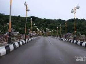 PIOMFest, Sajian Musik dan Sunset di Jembatan Siti Nurbaya PIOMFest, Sajian Musik dan Sunset di Jembatan Siti Nurbaya