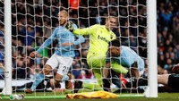 Sampai akhirnya Nicolas Otamendi mencetak gol penyama kedudukan di menit ke-57. City makin meningkatkan intensitasnya sejak saat itu. (Foto: Russell Cheyne/REUTERS)