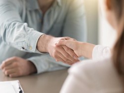 Sempat Adu Jotos, Driver Ojol dan Sopir Angkot di Medan Akhirnya Damai