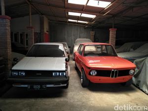 Mau Lihat Mobil Tua dan Langka? Datang Saja ke Kedai Built Up