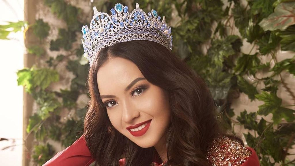 Pesona Karina Nadila, Puteri Indonesia di Top 25 Miss Supranational 2017