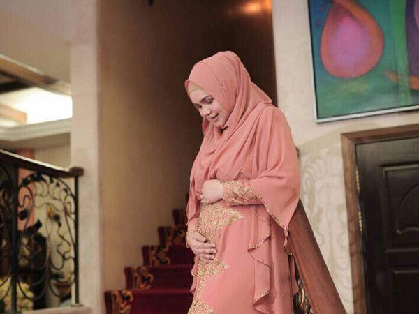 Hamil 5 Bulan, Baby Bump Siti Nurhaliza Sudah Mulai Kelihatan Nih