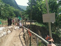 Sempat Terisolir, Warga Sriharjo Bantul Dibuatkan Jembatan Darurat