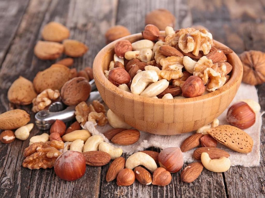 Lapar Tapi Belum Jam Makan Siang? Coba 5 Snack Ini yang Kaya Akan Protein Lapar Tapi Belum Jam Makan Siang? Coba 5 Snack Ini yang Kaya Akan Protein