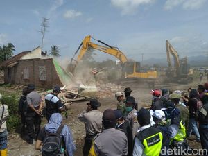 AP I Yogya Layangkan SP 3 untuk Warga yang Masih Bertahan AP I Yogya Layangkan SP 3 untuk Warga yang Masih Bertahan