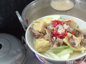 Lontong Sayur Cakalang Diburu Pendatang Asal Jawa di Kota Manado
