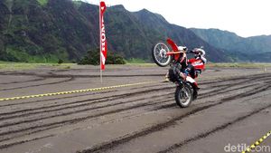 Menjajal Ketangguhan Honda CRF150L di Gunung Bromo