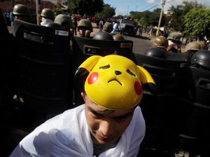 Ada Pikachu Saat Demo di Honduras