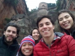 Giant Buddha yang Menakjubkan di China