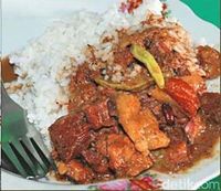 Brongkos yang Gurih 'Mlekoh' Ini Bikin Ketagihan