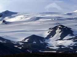 Salah Satu Gunung Api Terkuat di Eropa Beri Sinyal Bangun dari Tidur