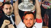 Benevento untuk pertama kalinya mendulang poin di Serie A. Hasil itu diibaratkan seperti meraih trofi Liga Champions. (Foto: @calciatori_protestanti)