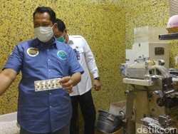 Buwas Tunjukkan Isi Pabrik PCC yang Bisa Produksi 9 Juta Pil Per Hari