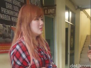 Foto: Elishia Ungkap Alasan Tinggalkan Anjing Valent di Mobil 8 Jam