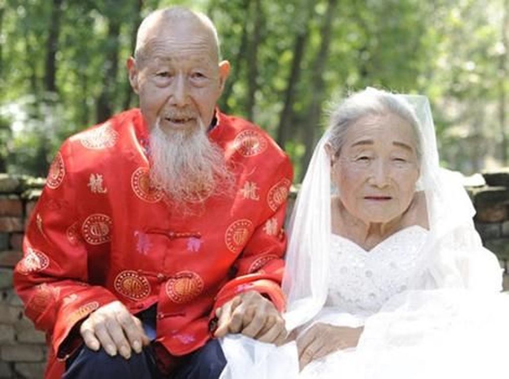 Kisah Romantis Pasangan yang Baru Foto Pernikahan Setelah 80 Tahun Menikah Kisah Romantis Pasangan yang Baru Foto Pernikahan Setelah 80 Tahun Menikah