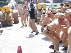 Serunya Balapan Tarik Alat Berat di Wonosobo