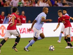 Kompany Sebut Derby Manchester adalah Laga Terpenting di Dunia
